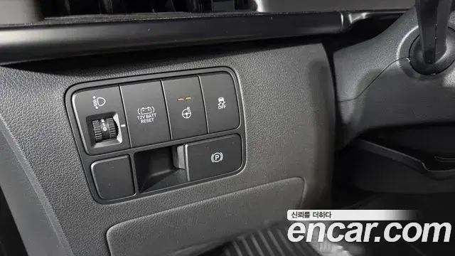Hyundai Staria 2026 — Photo 1/31