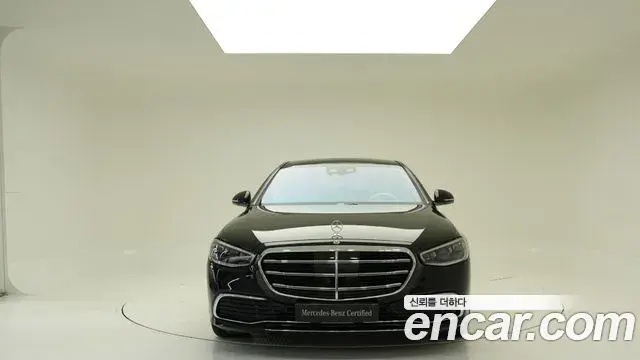 Mercedes-Benz S-Class 2025 — Фото 2/18