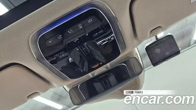 Mercedes-Benz S-Class 2025 — Фото 16/18