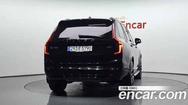 Volvo XC90 2025 — ფოტო 23/30
