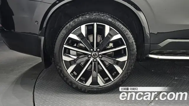 Volvo XC90 2025 — ფოტო 20/30