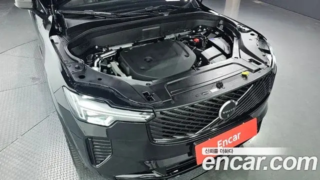 Volvo XC90 2025 — ფოტო 27/30