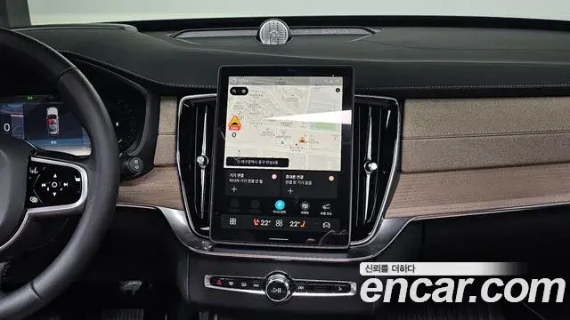 Volvo XC90 2025 — ფოტო 13/30