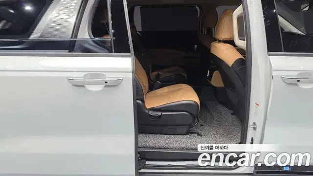 Kia Carnival 2022 — Photo 12/20
