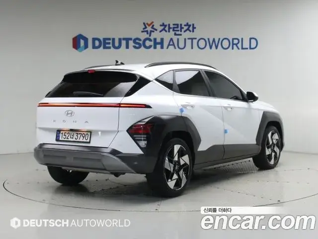 Hyundai Kona 2023 — Фото 1/20