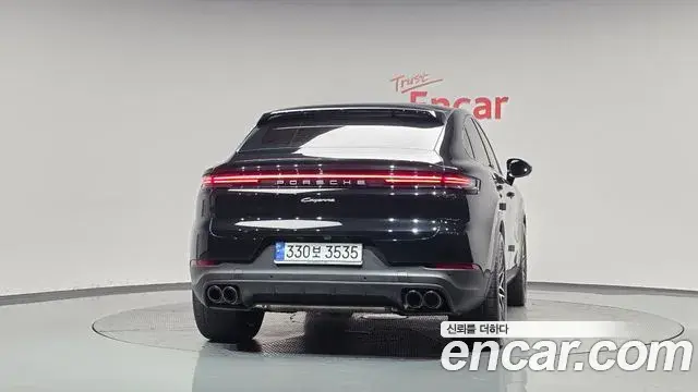 Porsche Cayenne 2023 — Фото 4/20