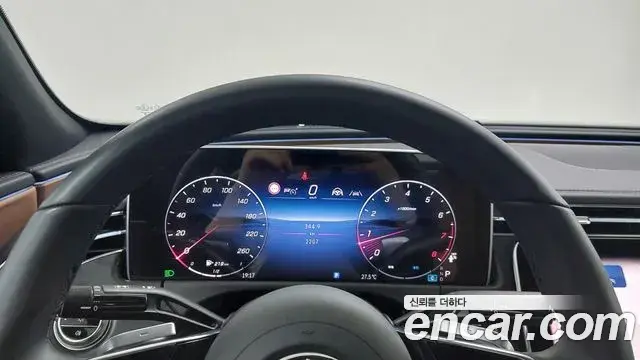 Mercedes-Benz E-Class 2025 — Фото 7/20