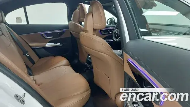 Mercedes-Benz E-Class 2025 — Фото 9/20