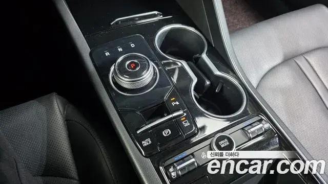 Kia K5 2022 — ფოტო 30/37