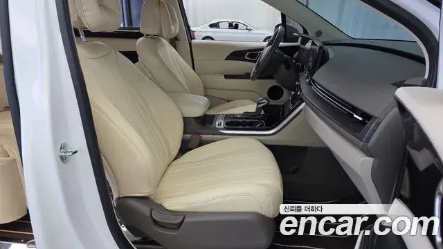 Kia Carnival 2023 — Фото 11/20
