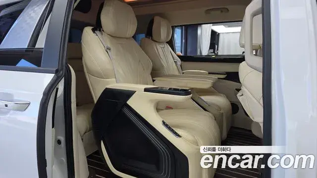 Kia Carnival 2023 — Фото 12/20