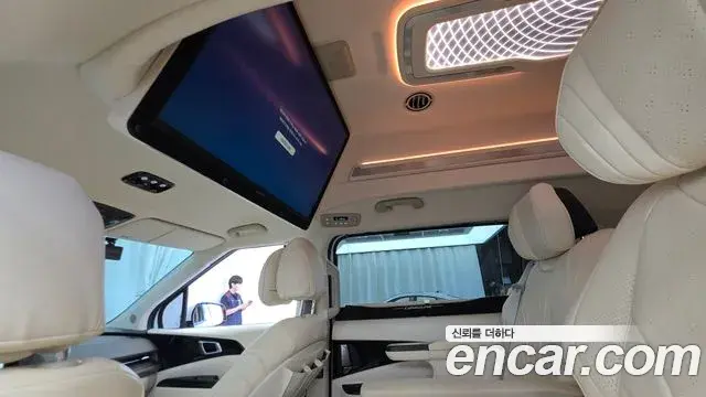 Kia Carnival 2023 — Фото 18/20