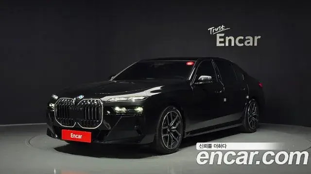 BMW 7 Series 2025 — Фото 1/20
