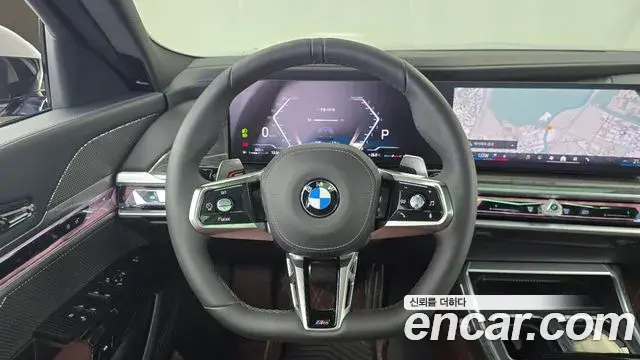 BMW 7 Series 2025 — Фото 12/20