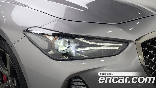 Genesis G70 2019 — Photo 8/37
