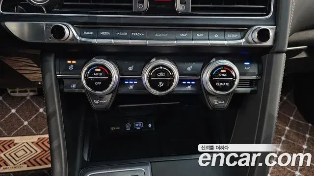 Genesis G70 2019 — Photo 10/37