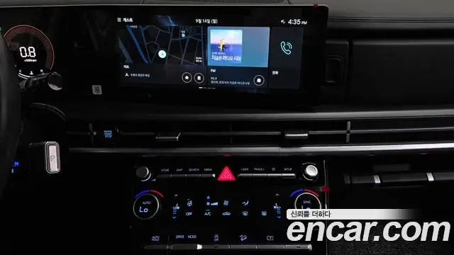 Hyundai Santa Fe 2023 — Фото 13/20