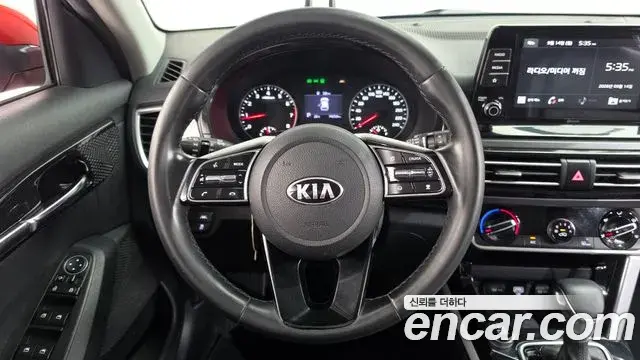 Kia Seltos 2019 — Фото 13/20