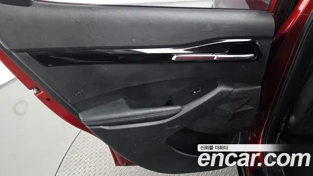 Kia Seltos 2019 — ფოტო 23/30