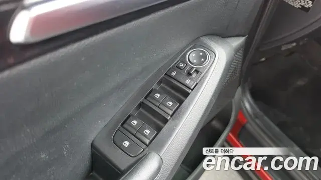 Kia Seltos 2019 — ფოტო 21/30