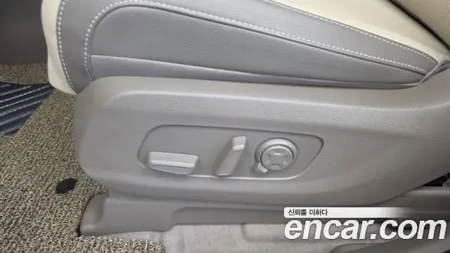 Kia Carnival 2025 — Photo 8/34