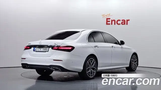 Mercedes-Benz E-Class 2021 — Фото 2/20