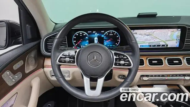 Mercedes-Benz GLE-Class 2021 — Фото 12/20