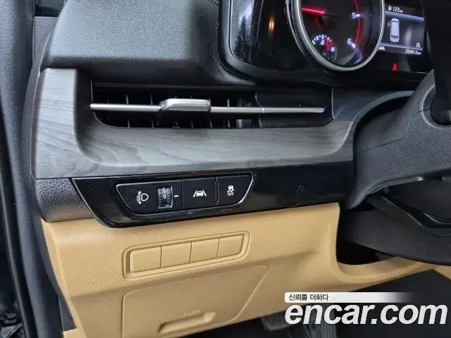 Kia Carnival 2022 — Фото 15/18