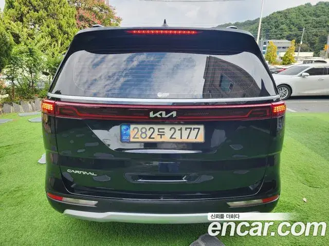 Kia Carnival 2023 — Photo 2/20