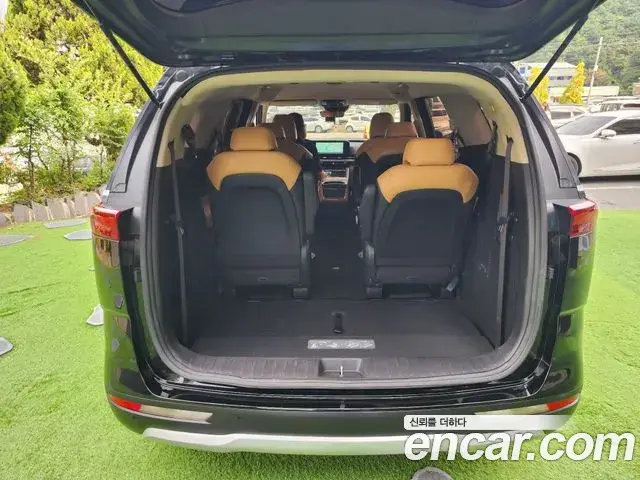 Kia Carnival 2023 — Photo 3/20