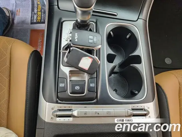 Kia Carnival 2023 — Photo 18/20