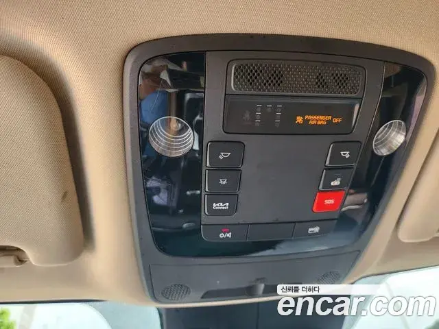 Kia Carnival 2023 — Photo 19/20