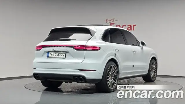 Porsche Cayenne 2022 — Фото 2/20