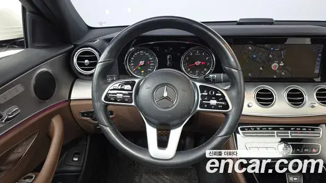 Mercedes-Benz E-Class 2018 — Фото 12/20