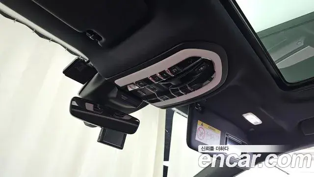 Porsche Macan 2023 — Фото 17/20