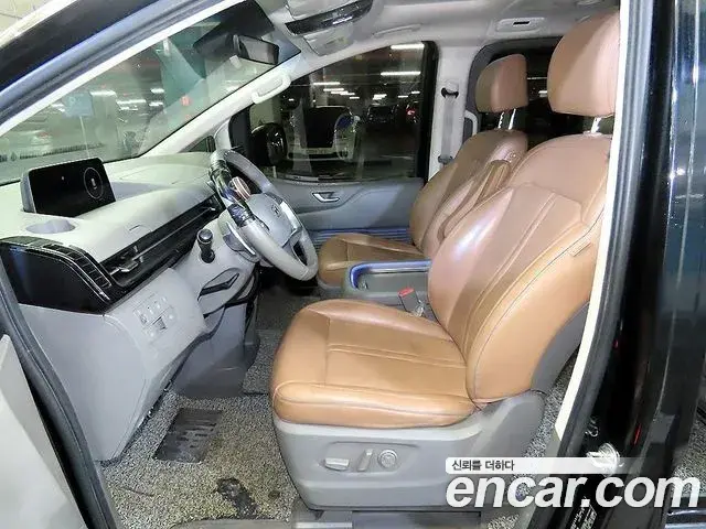 Hyundai Staria 2021 — Фото 5/20