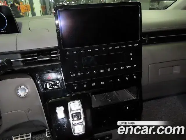 Hyundai Staria 2021 — Фото 10/20