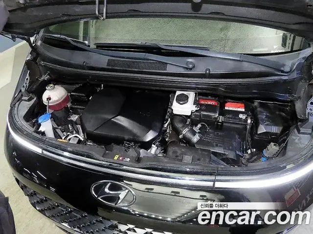 Hyundai Staria 2021 — Фото 18/20