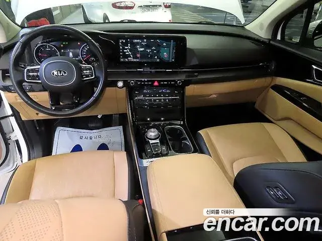 Kia Carnival 2021 — Фото 8/20