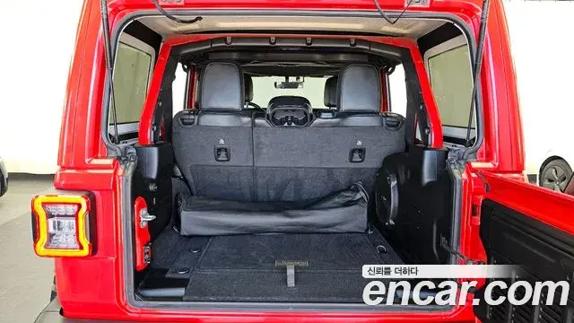 Jeep Wrangler 2021 — Фото 20/20