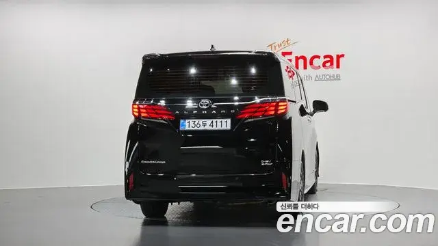 Toyota Alphard 2025 — Фото 4/20