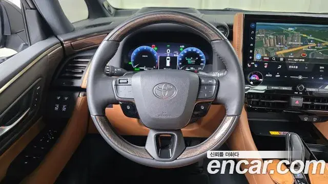 Toyota Alphard 2025 — Фото 14/20