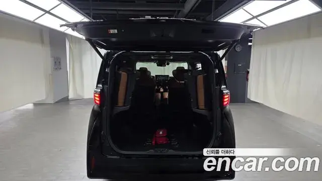 Toyota Alphard 2025 — Фото 18/20