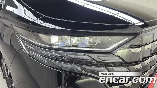 Toyota Alphard 2025 — Photo 30/35