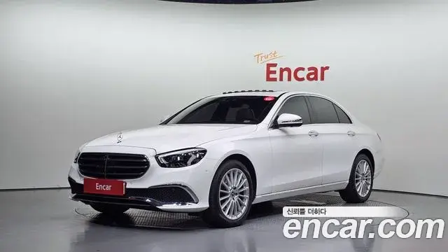 Mercedes-Benz E-Class 2022 — Фото 1/20