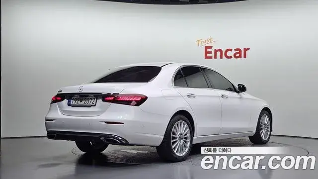 Mercedes-Benz E-Class 2022 — Фото 2/20