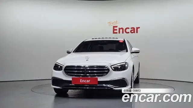Mercedes-Benz E-Class 2022 — Фото 3/20