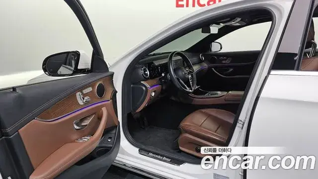 Mercedes-Benz E-Class 2022 — Фото 10/20
