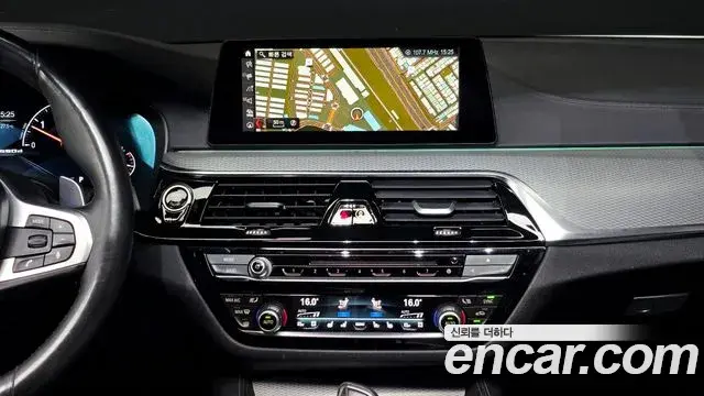 BMW 5 Series 2019 — Фото 13/20