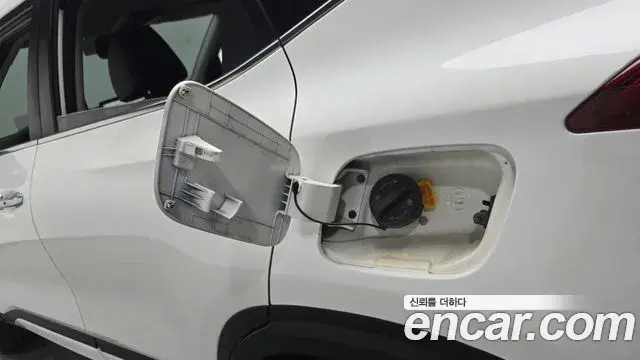 Kia Seltos 2020 — Şəkil 25/41
